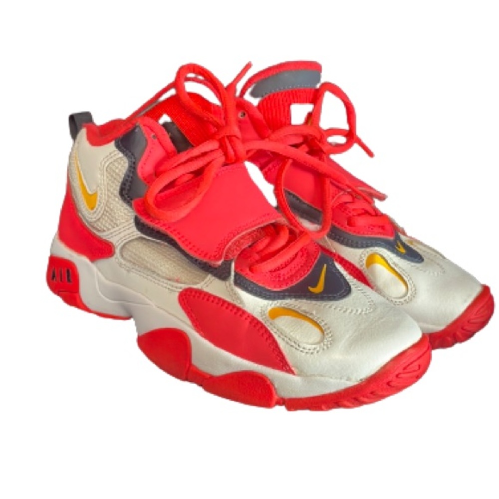 Nike Air Speed Turf Size 4.5Y White/ Orange Laser/Laser Orange-Red Orbit Blanc